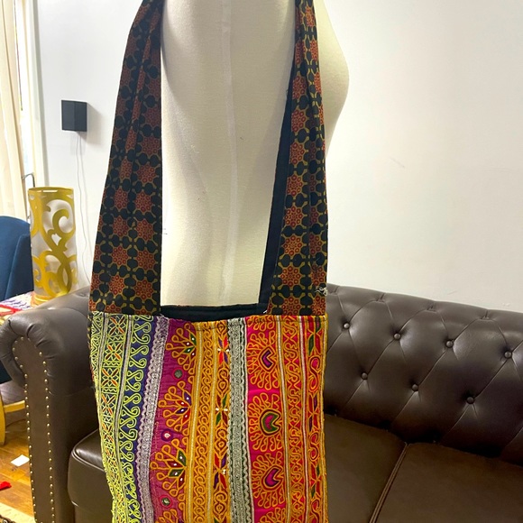 Hand bag - Picture 3 of 3